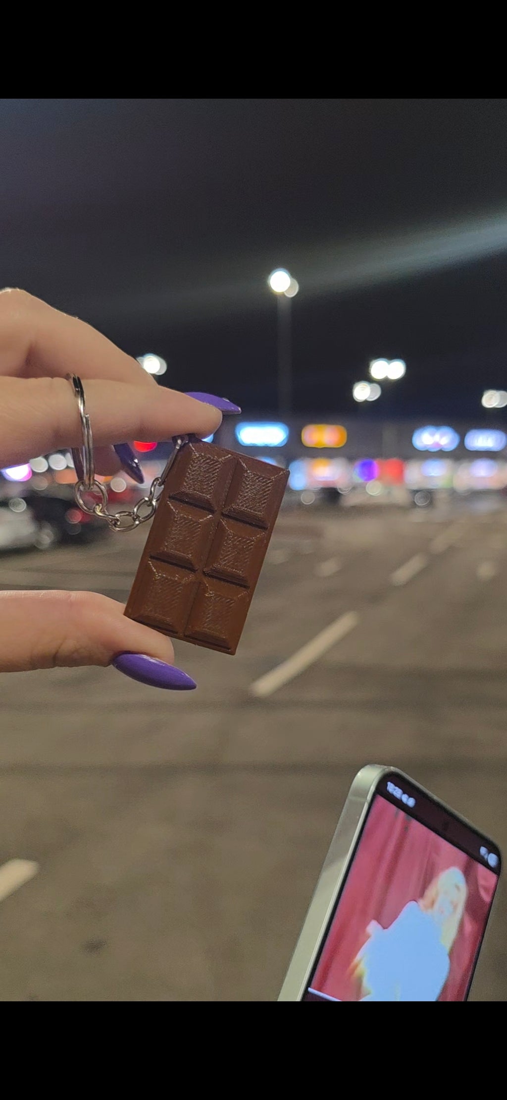 NFC privezak čokolada